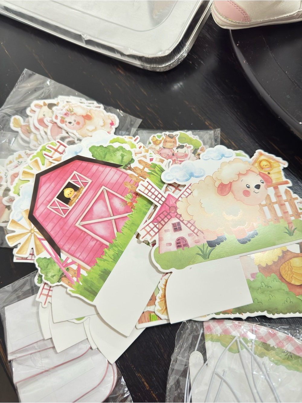 Pink Farm animals party decor